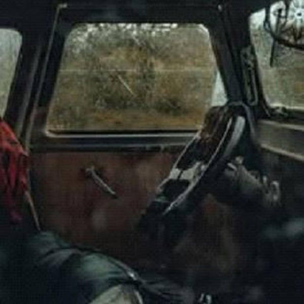 102.3 The Long Drive Logo