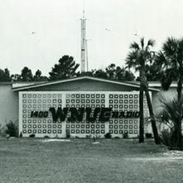 70's Hometown Radio WNUE AM Logo