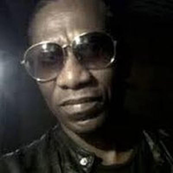 EMERADIO s/a EMMRADIO Logo