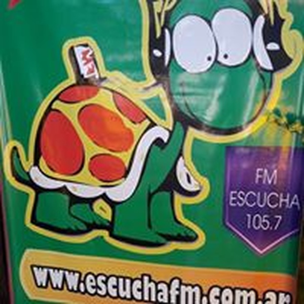 FM Escucha 105.7 Logo