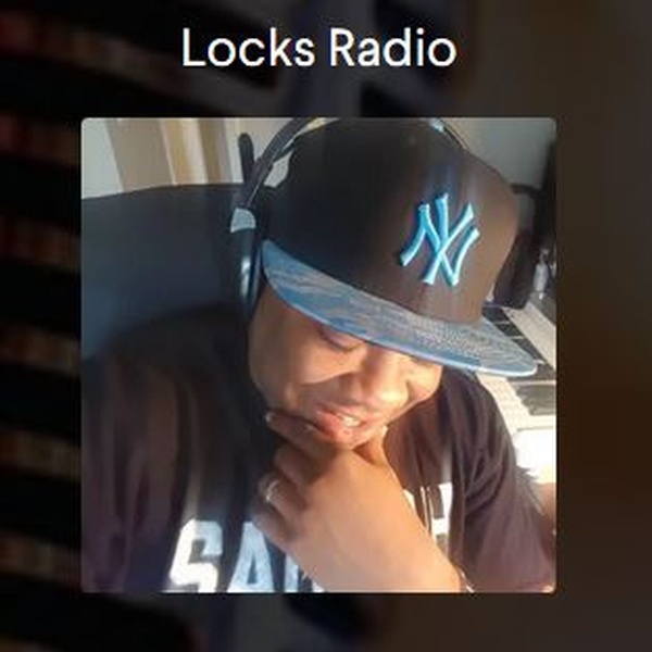 Locks Radio Logo