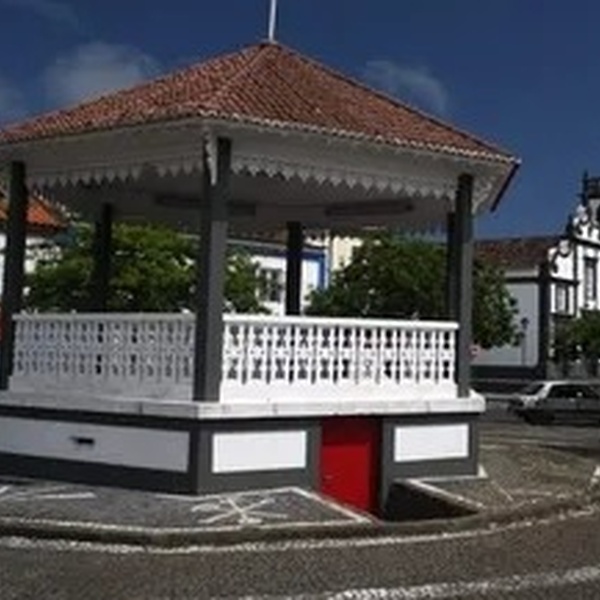 Rádio Pico da Pedra Logo